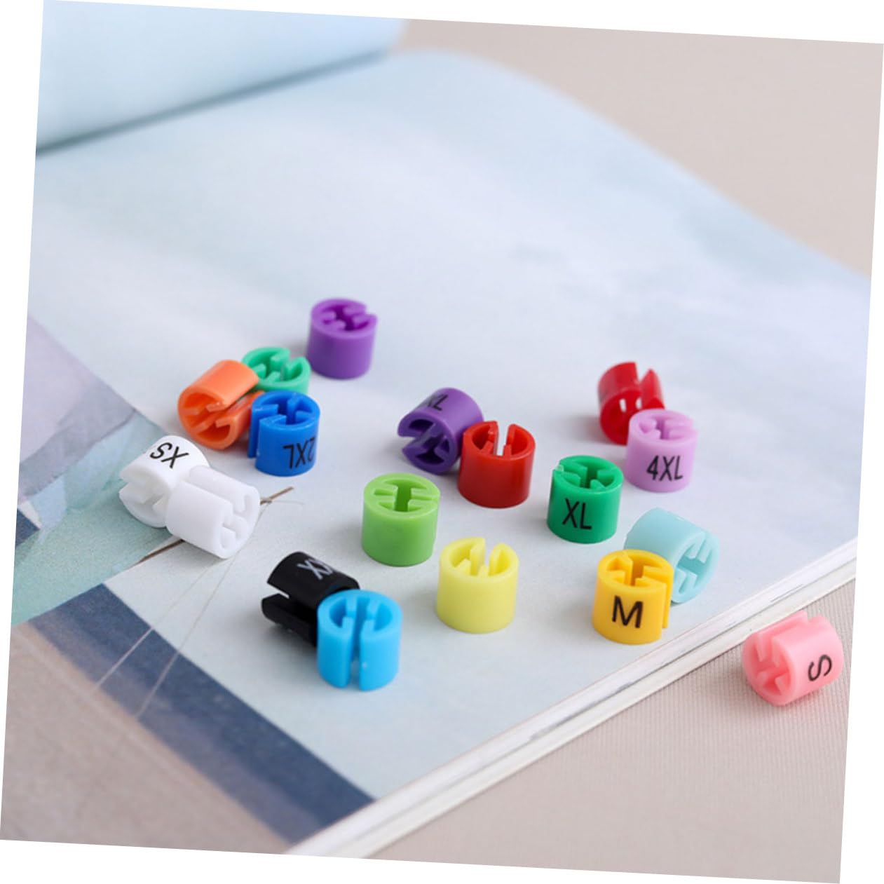 Uonlytech Étiquettes Marqueurs de Taille Identification Claire et Antichute 450 en Plastique pour Cintres Vêtements pour Magasin de Vêtements