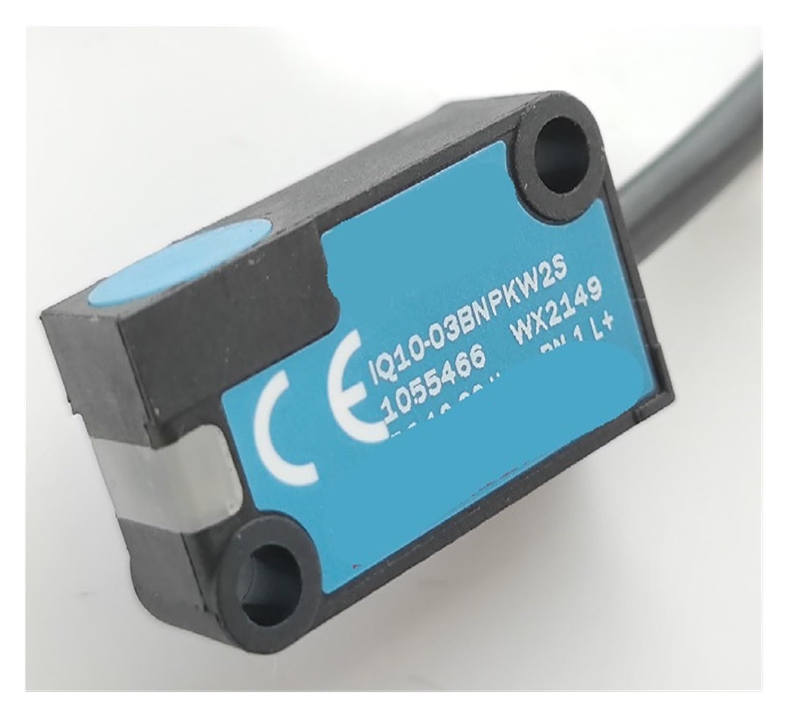ZVQYSGIW IQ10-03BNPKW2S 1055466 Inductive Proximity Switch Sensor