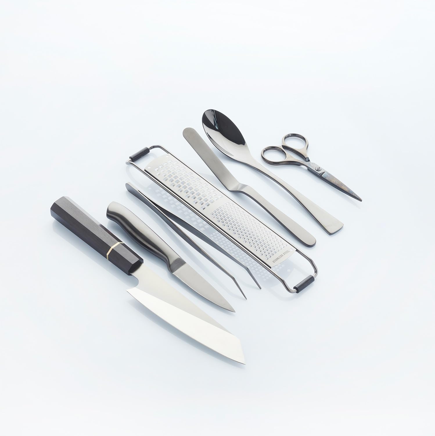 Chef Frank Haasnoot Plating Kit | Utensil Set Premium | Black | 7 pcs of Kitchen Tools packed in a case | Culinary Set | Garnish Tweezers & Quenelle Spoons | Food Styling | Pastry & Cooking