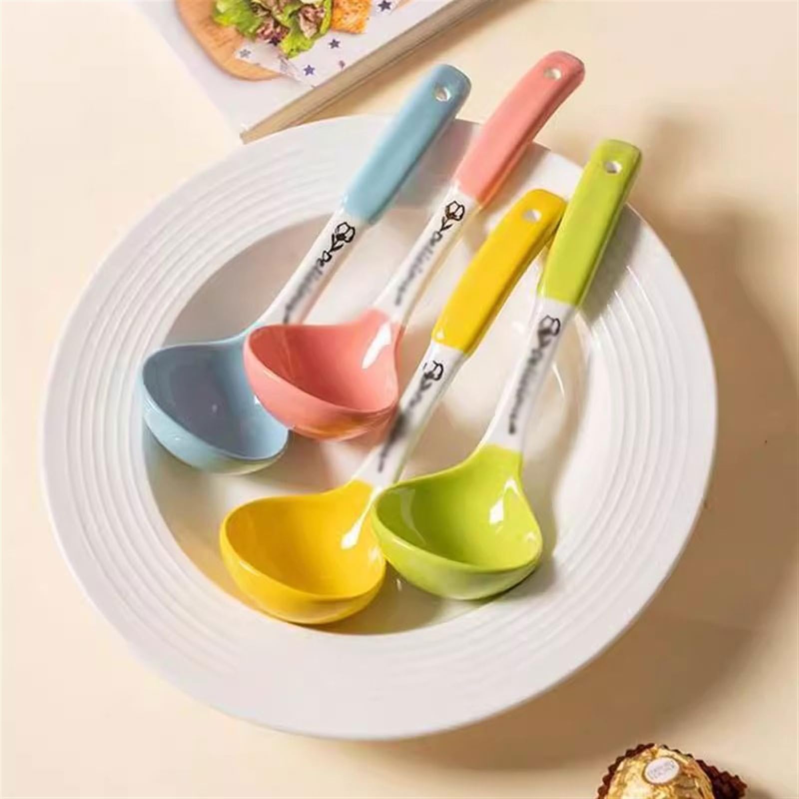 Cuillères à Soupe en céramique pour Usage Domestique Cuillère à Soupe à Long Manche pour Manger des Ramen Cuillère de Service Mignonne et élégante,Multi Colored