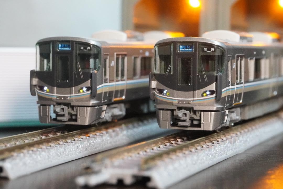 Amazon.co.jp: KATO 225系100番台「新快速」 12両編成 : おもちゃ