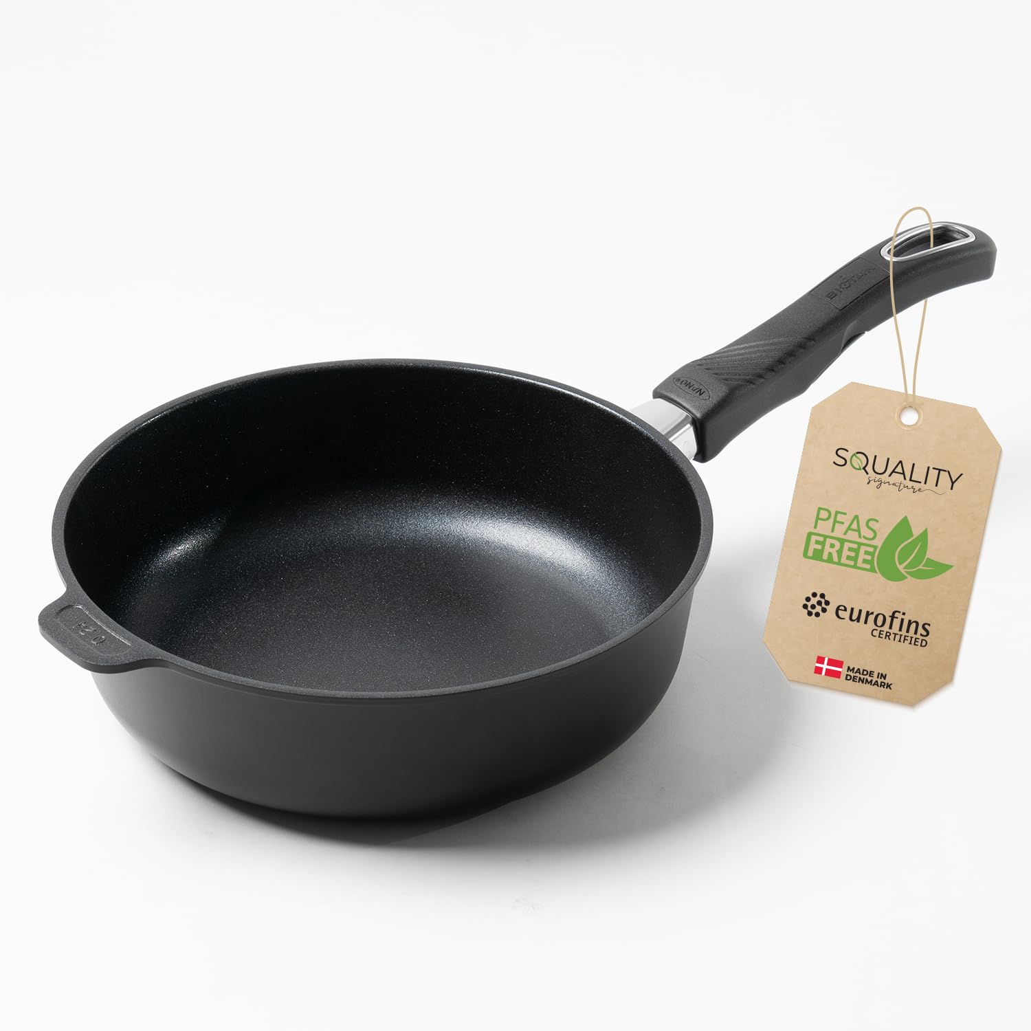 Squality Premium sauté pan 24 cm - PFAS-free non-stick pan from Denmark | oven-safe up to 260 °C, suitable for induction cookers, ergonomically shaped, for healthy cooking without harmful substances