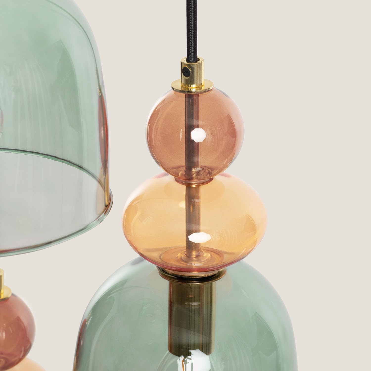 LEDKIA Lámpara Colgante Metal y Cristal Tri Baudelaire Verde | Diseño Vintage Elegante | Compatible con Bombillas E14 | Ideal para Salón; Dormitorio; Oficina