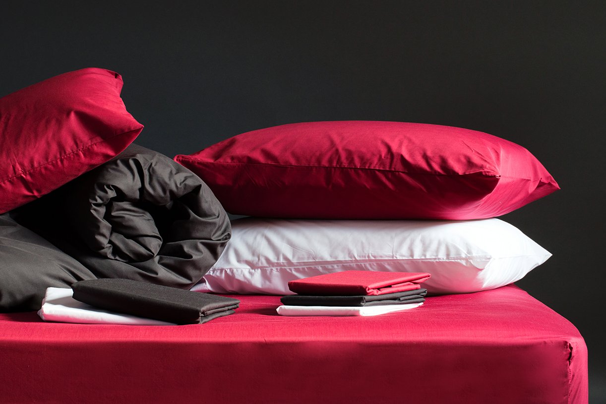 The Bettersleep Company Burgundy Shaped Caravan Duvet Cover And Pillowcase Set Luxury 200Tc Percale Cotton Blend (Island Duvet Cover Set, )