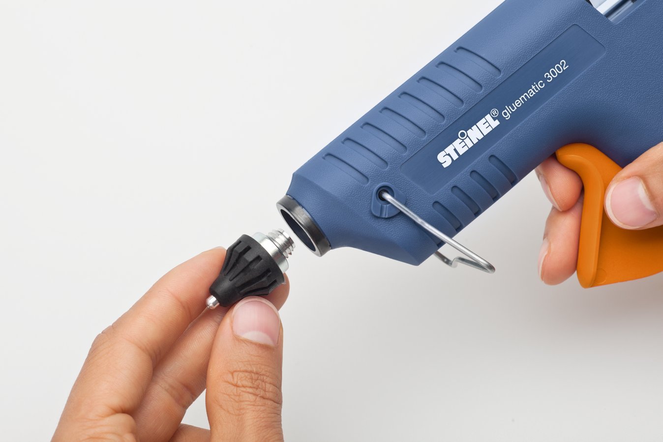 Steinel Gluematic 3002 - Pistolet à colle chaude avec température de fusion 206 °C, Pistolet à colle avec débit de colle de 16 g/min, technique de chauffe PTC, pour les loisirs et lartisanat, 333317
