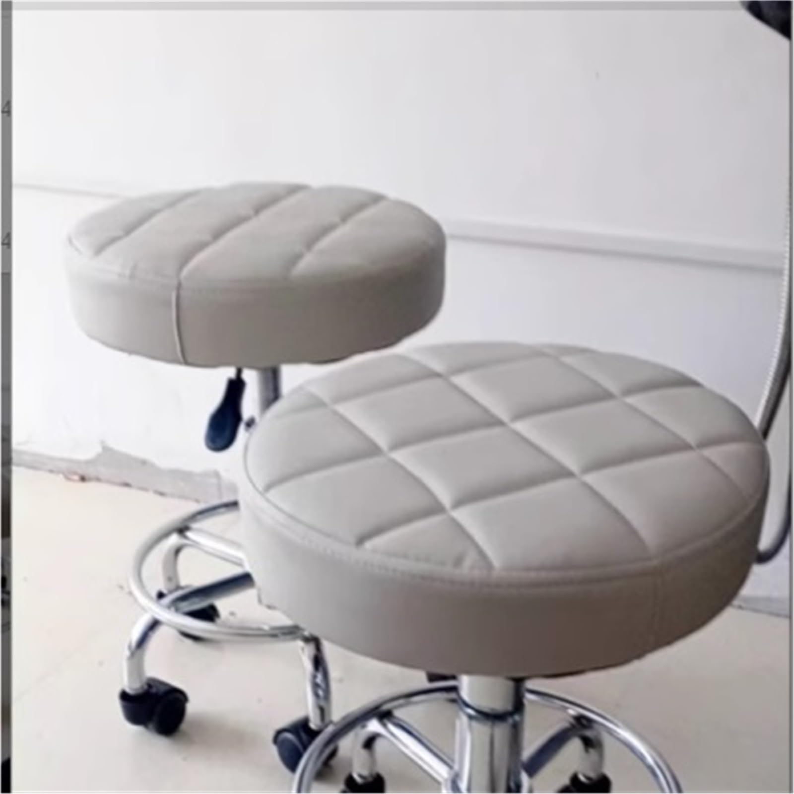 Hocker Master Chair Schönheitssalonhocker Friseurstühle mit Rädern und Rückenlehne Drehhocker mit Rädern Gewerbemöbel Rollhocker(Golden beige)