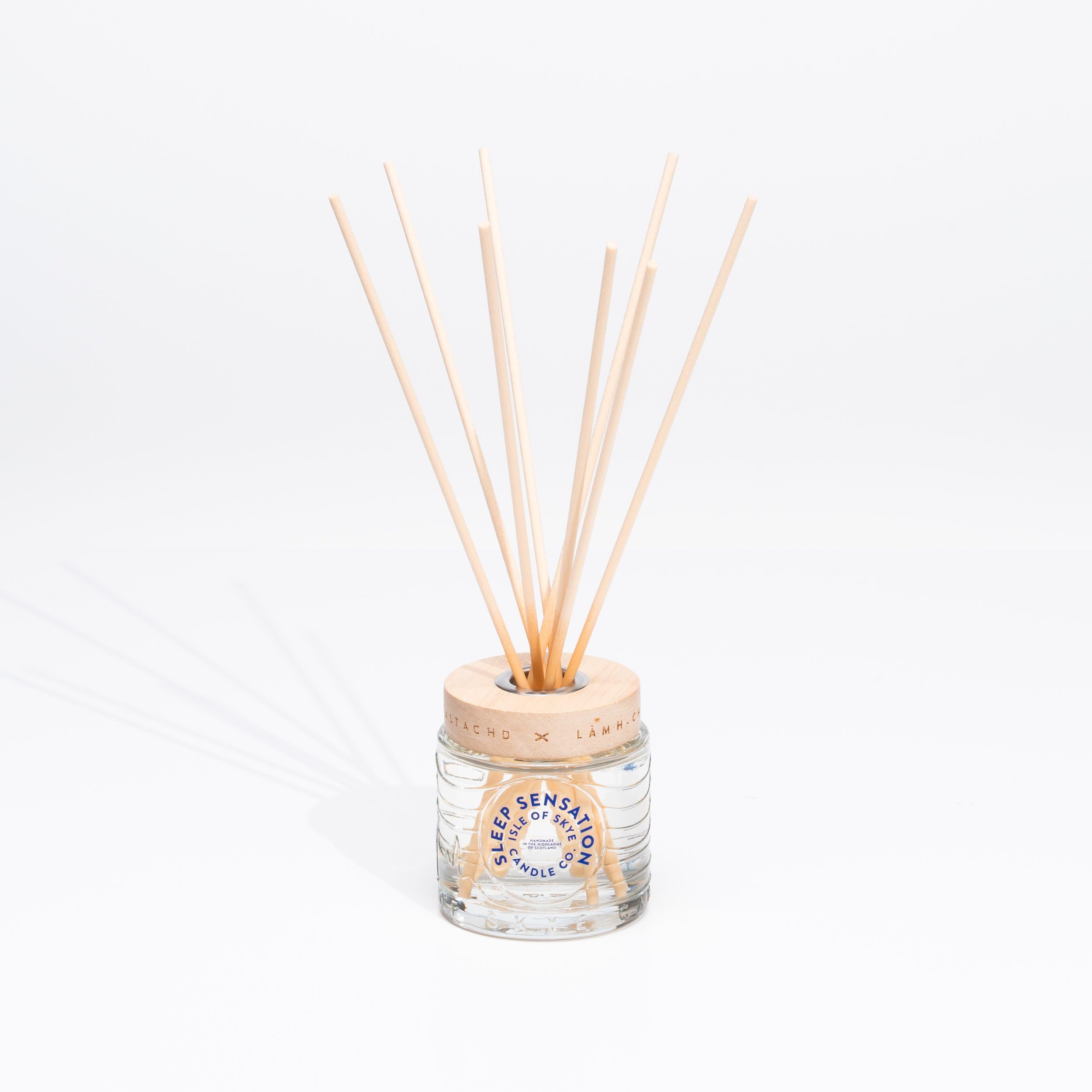 Isle of Skye Candle Company Sleep Sensation Reed Diffuser | Premium Fragrance | Hand-Poured in Scotland | Effortless Home Fragrance | 10 Weeks Diffuse Time | Plant-Based, Sustainable augeo