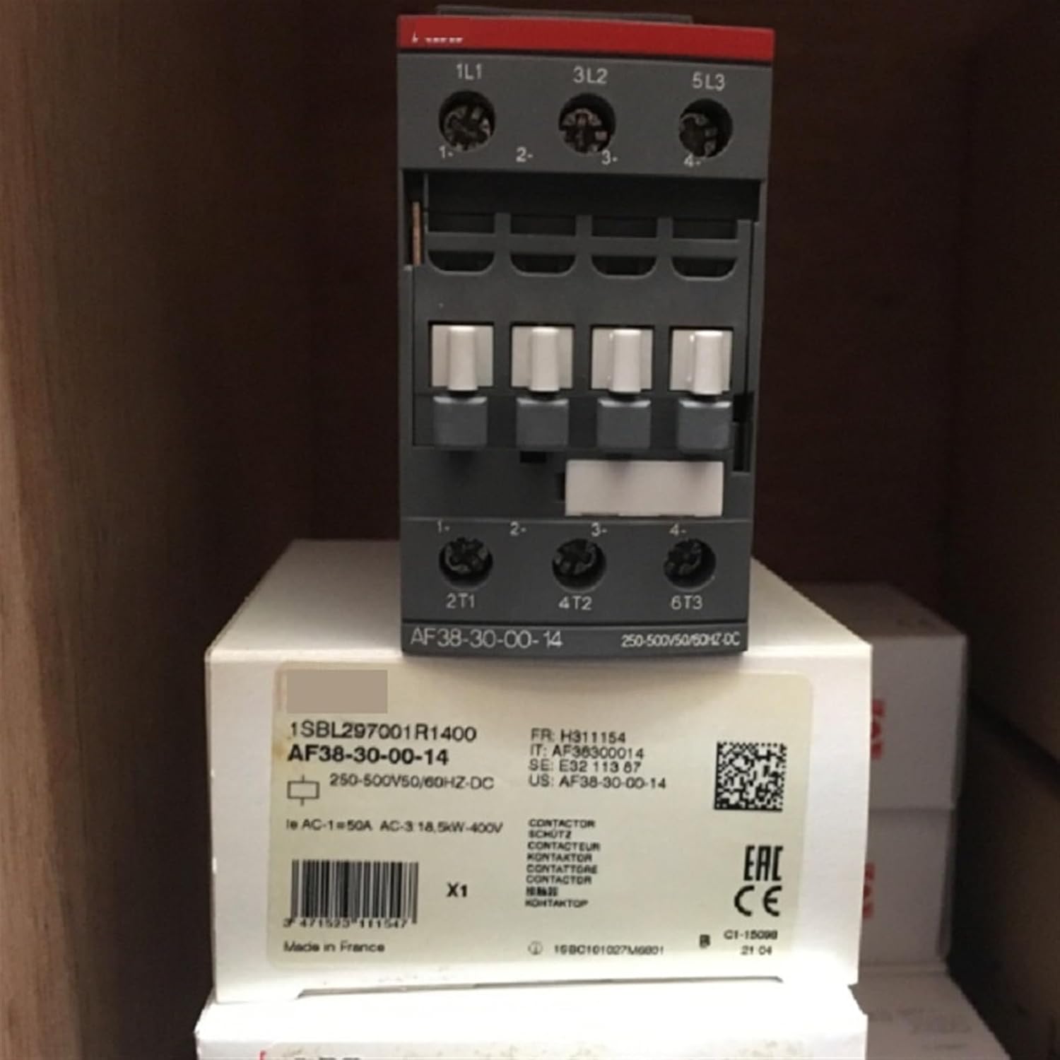 3-ploe Contactors AF Series AC/DC 50HZ/60HZ DC 24V~500V 38A 18.5kw AF38-30-00 1Pcs(AF38-30-00 48-130V)