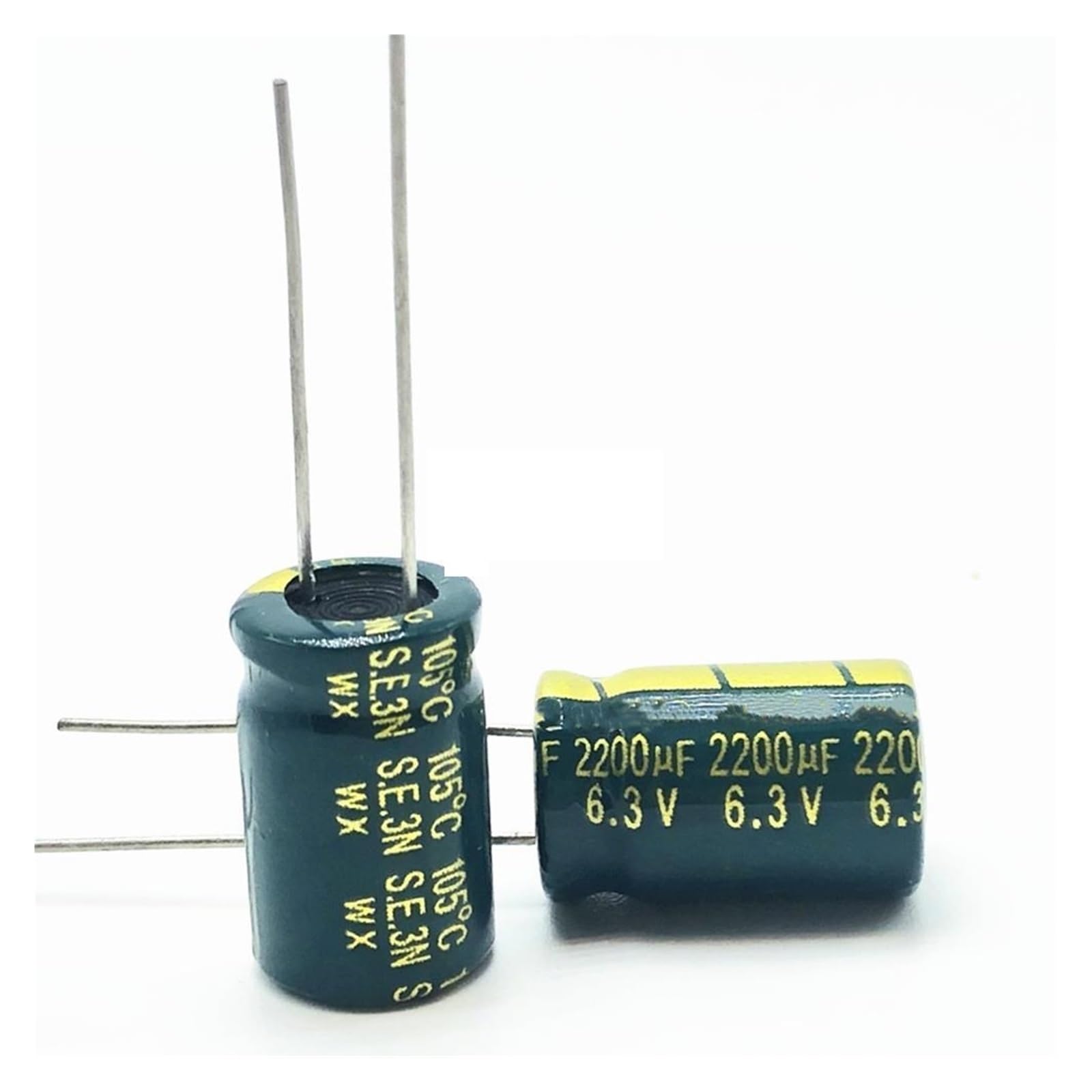 Condensateur 6.3v 2200uf pour réparer la console de jeux vidéo de salon en panne