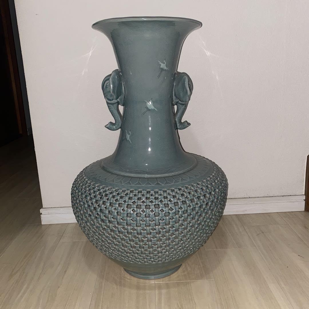Amazon.co.jp: 青磁 耳付きすかし壺芸泉特大（高さ64cm）壺・花瓶・傘 