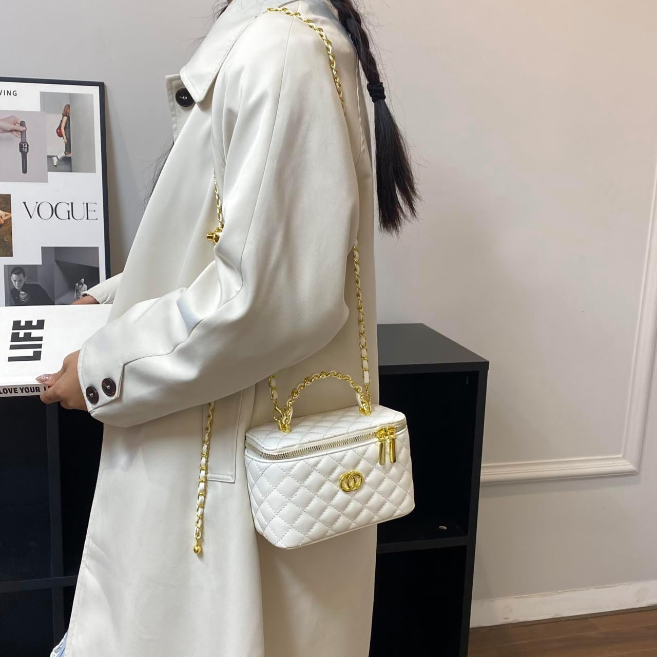 Luxury Quilted Crossbody Handbag for Women, Gold Chain Strap, Leather-Look Mini Purse with Double Zipper,