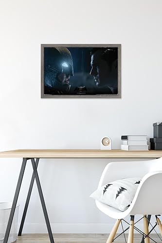 Miniatura 73 de Trends International DC Comics Movie - Póster de pared de Batman v Superman, 22.375 x 34 pulgadas, versión enmarcada en negro Versión con marco negro
