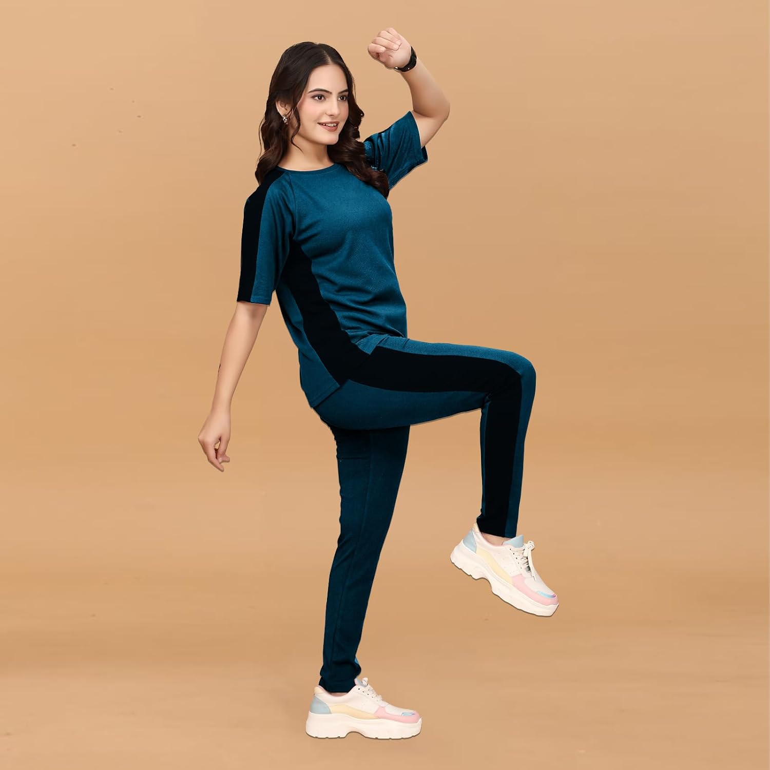 Active Wear Women's Tracksuit with Top and Bottom for Fitness and Workout