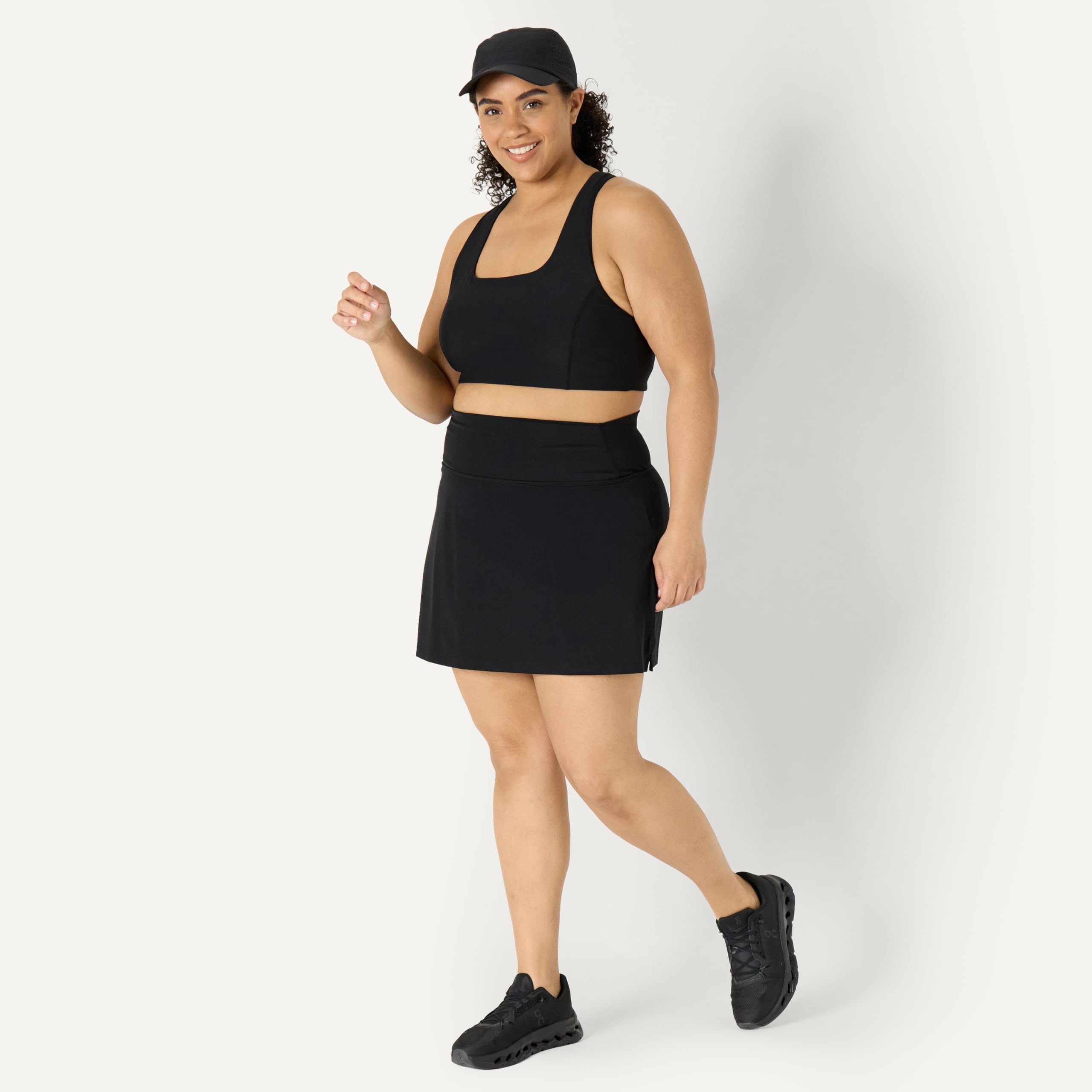 Amazon Essentials Donna Gonna da Tennis Tecnica in Formflex Morbidissimo con Shorts Integrati, con Tasche