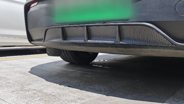 Diffuseur De Pare-chocs Arrière Pour Tesla Model Y 2025+ Juniper - Noir Brillant, Matériaux PP/ABS, Design Sportif, Installation Adhésive Facile