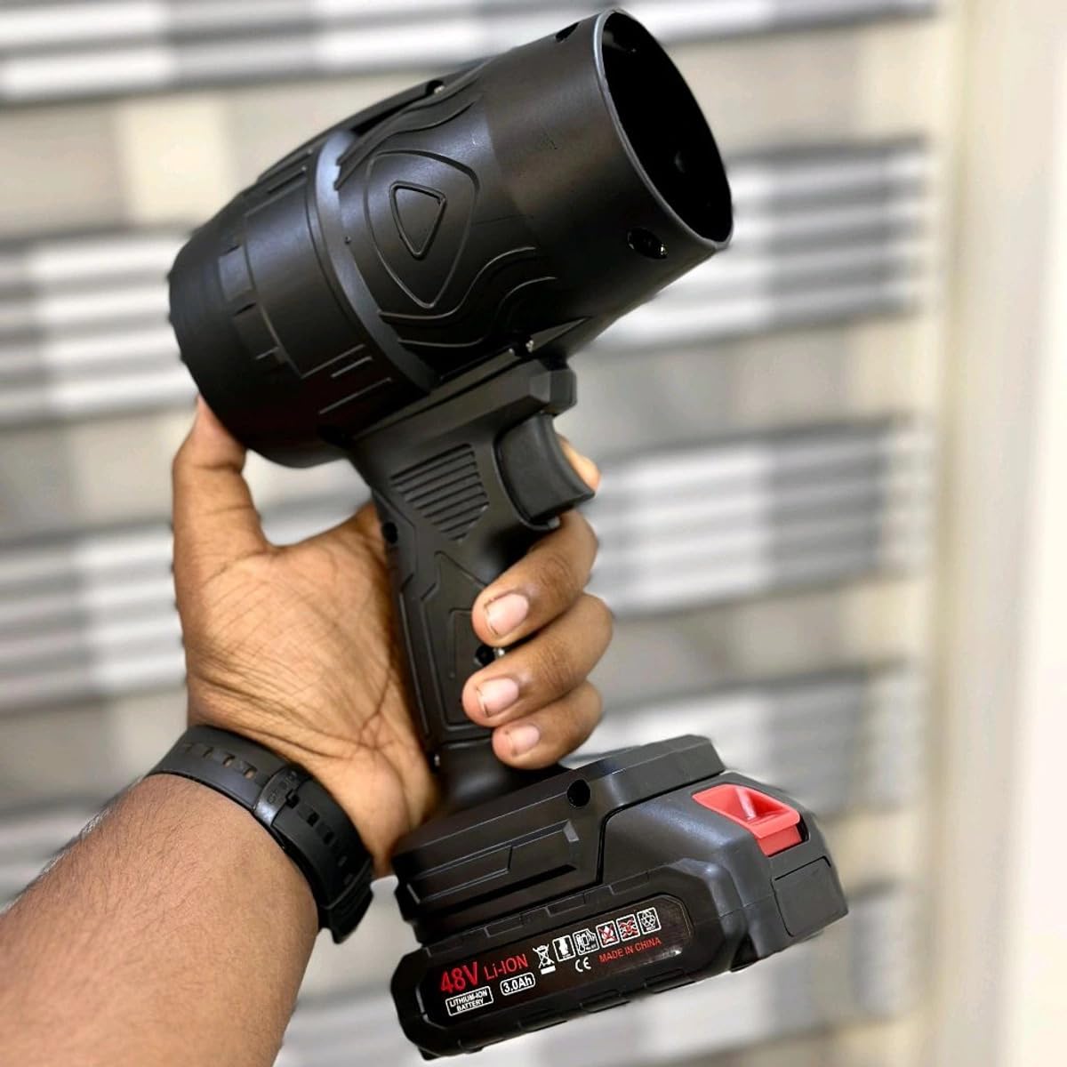 Dkian Violent Fan 48V Cordless Air Blower 35000PA Powerful Suction Multipurpose Indoor and Outdoor Single Battery Model-image-9