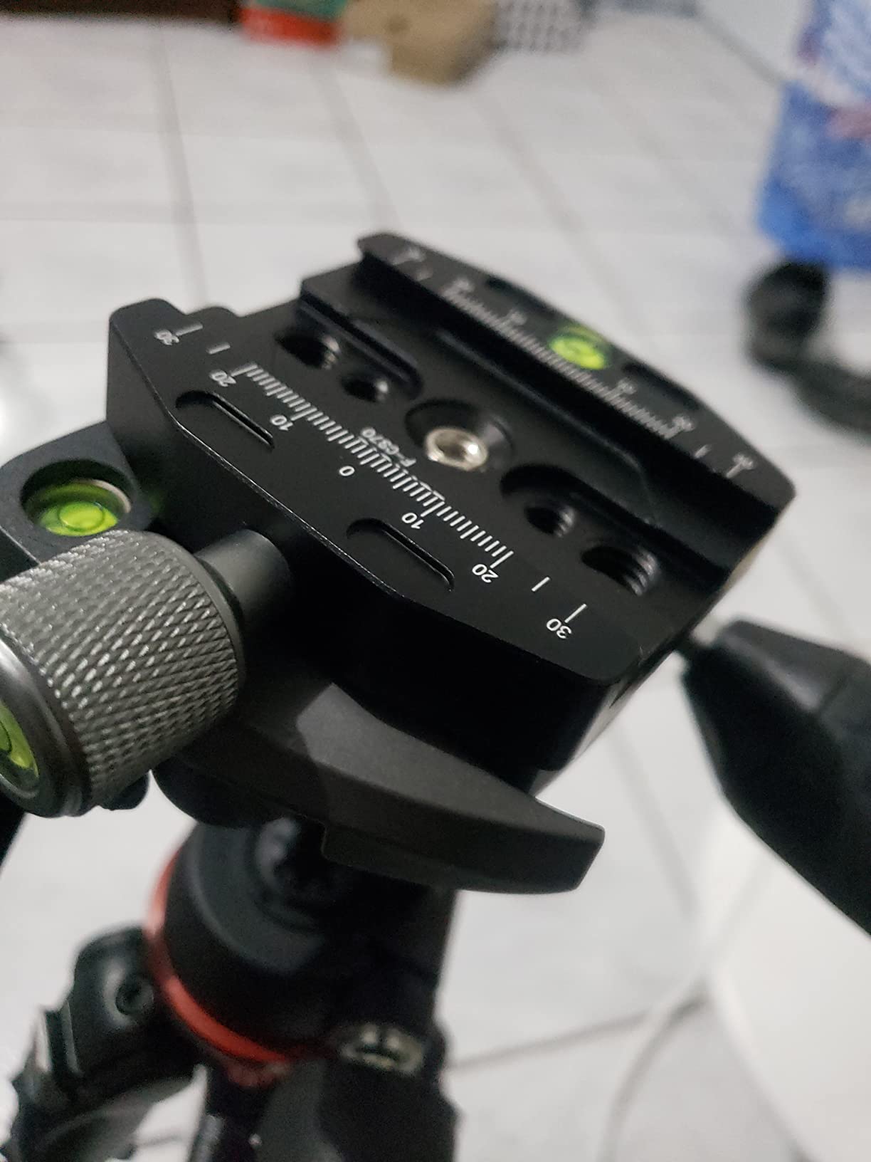 At last! An Arca swiss adapter for manfrotto heads!