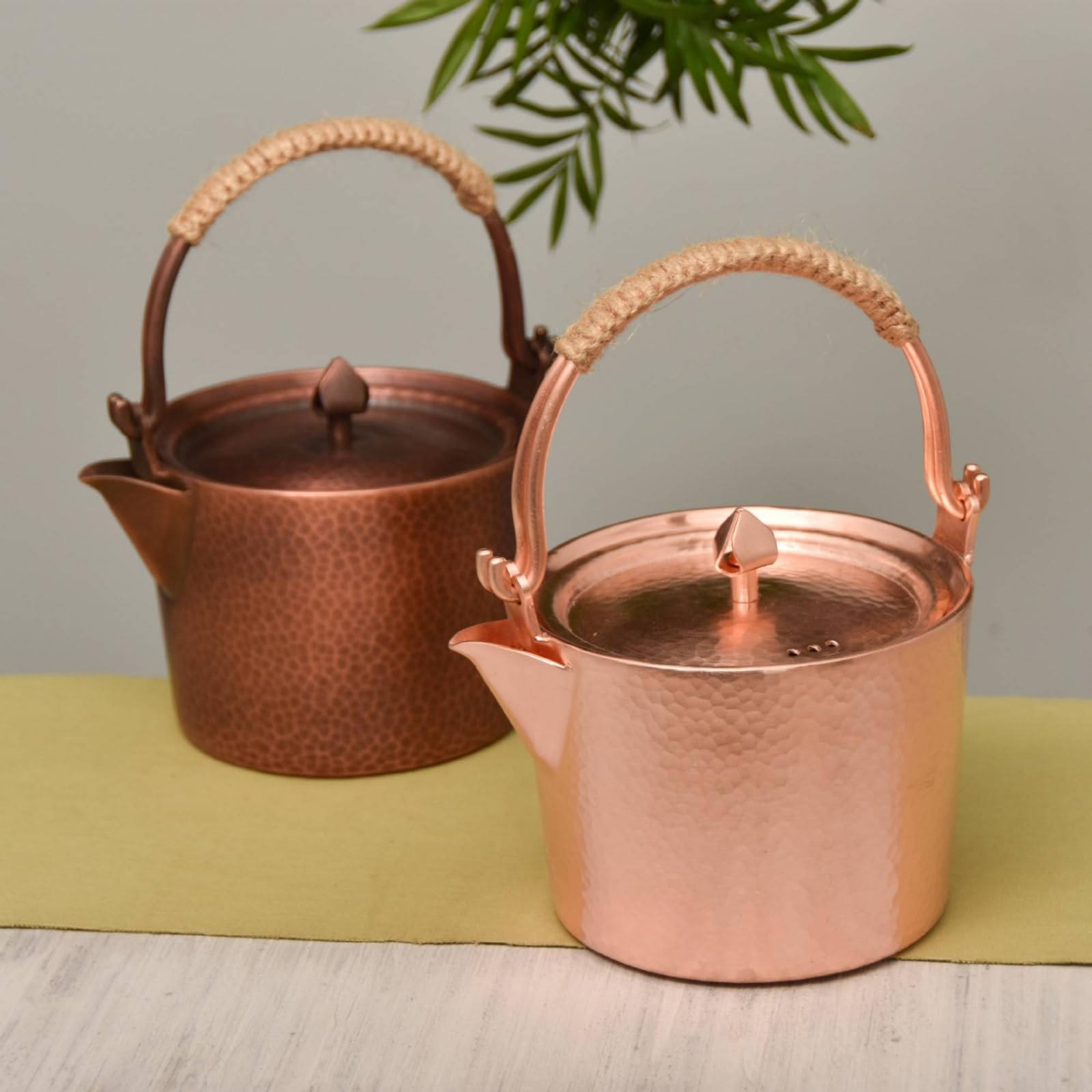 Bollitore in Rame Bollitore Teiera Caraffa Pentola Artigianale Rame Puro Beccuccio Preciso Manico Rivestito in Corda Confort per Preparazioni Calde E, Rame Originale, 1 Litro