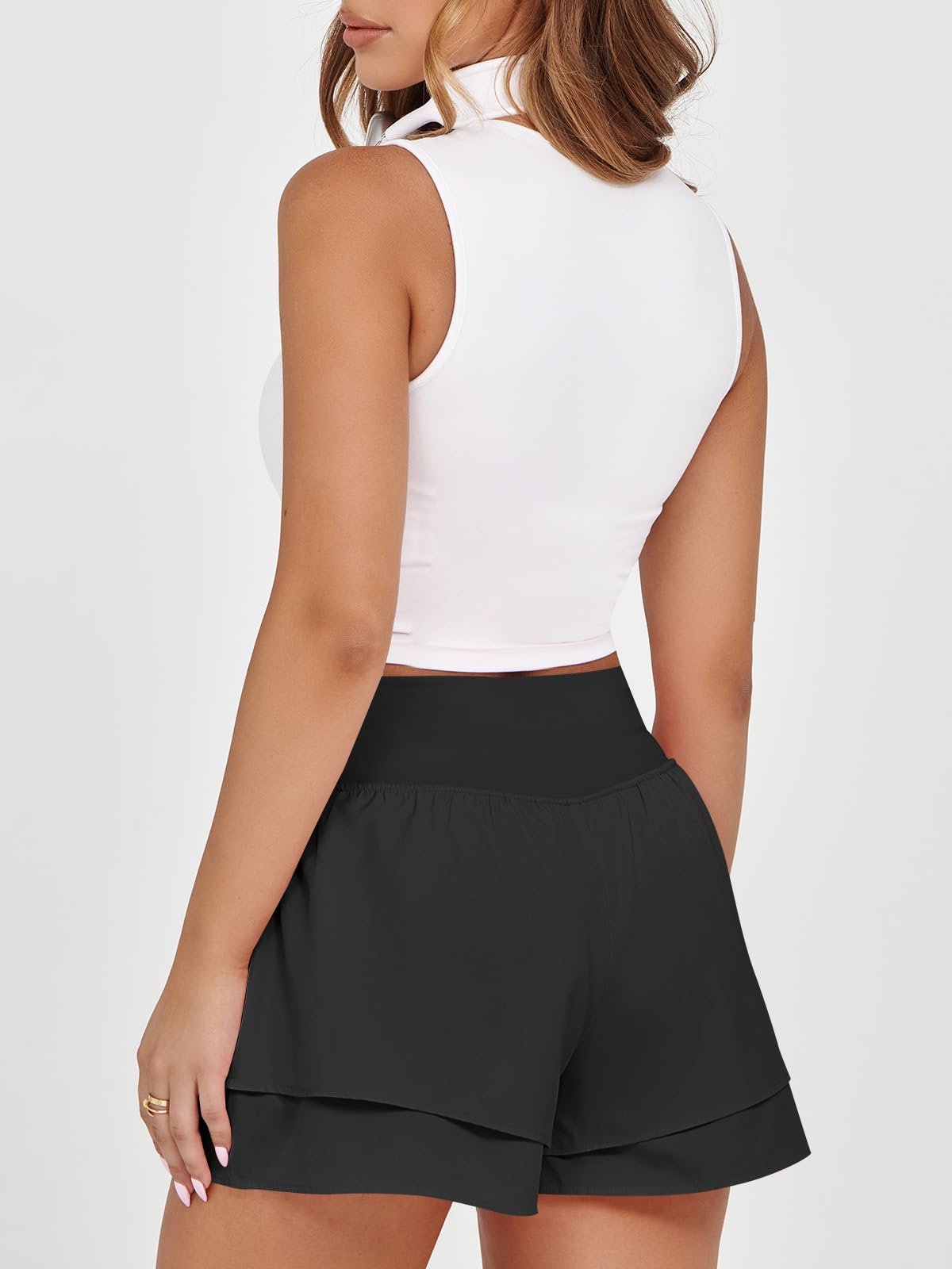 Fisoew Pantaloncini sportivi da donna a vita alta, con volant, per corsa, allenamento, tennis, con pantaloncini integrati