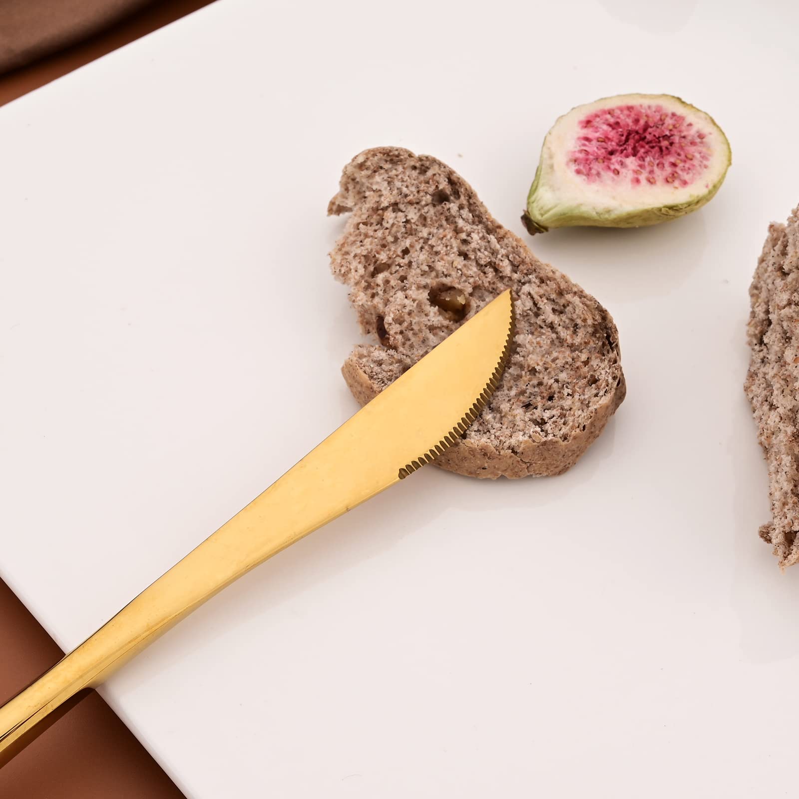 snplowum 4 Piece 304 Dinner Knives, 18/10 Stainless Steel Sharp Knives Set, Serrated Silverware Set of 4, Easy To Cut, 8.66 inch 2.12oz