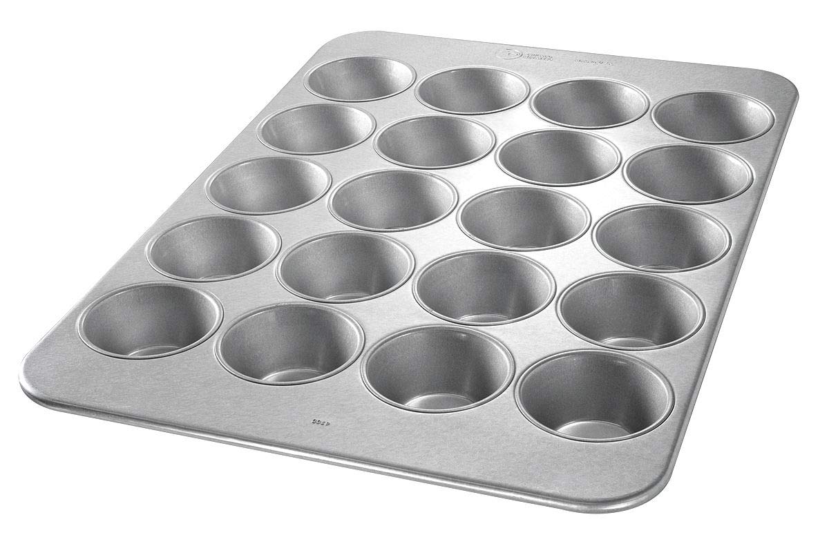 Chicago Metallic Glazed Aluminized Steel 15 Cup Pecan Roll Pan