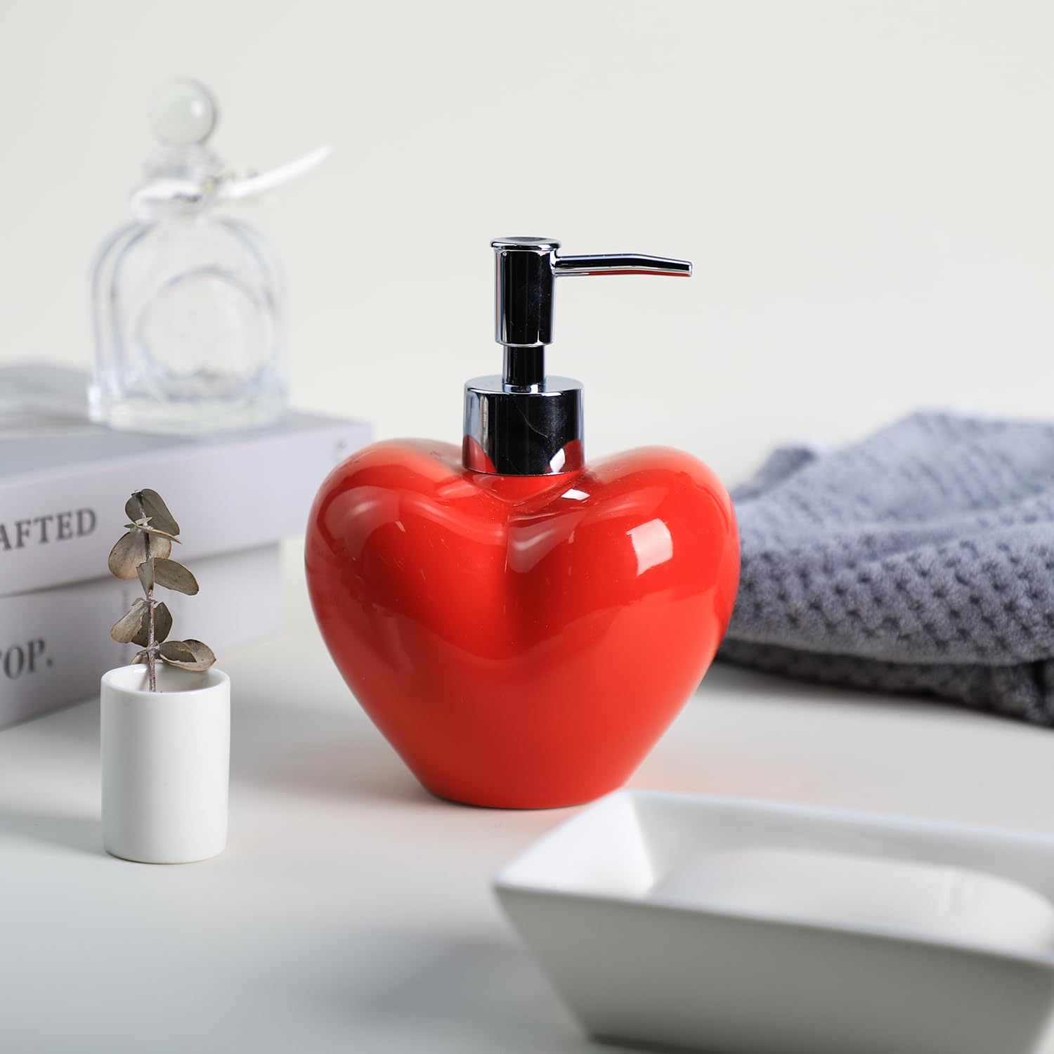 Amazon.com: Colias Wing Heart Shaped Soap Dispenser with Plastic