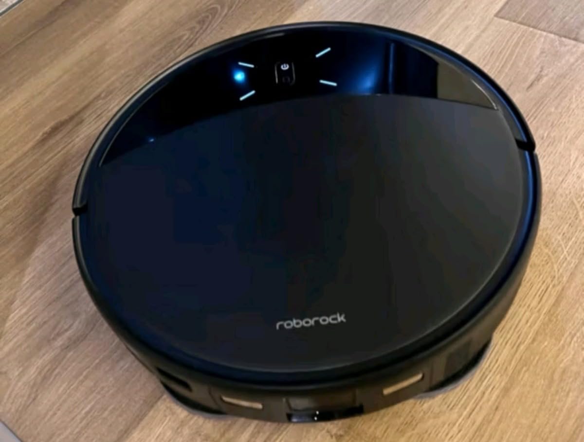 roborock Saros 10R Robot Vacuum and Mop, Powerful Suction, Zero-Tangling, 3.14’’ Ultra Slim, FlexiArm Riser Technology for Carpet & Floor, Corner & Edge Cleaning, Self-Emptying, Hot Air Drying, Black photo review