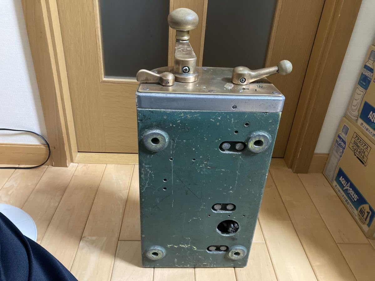 マスコンキー　1979年　DL運転用キー　メダル　国鉄　機関士　鉄道部品 マスコンキー 1979年 DL運転用キー メダル 国鉄 機関士 鉄道部品