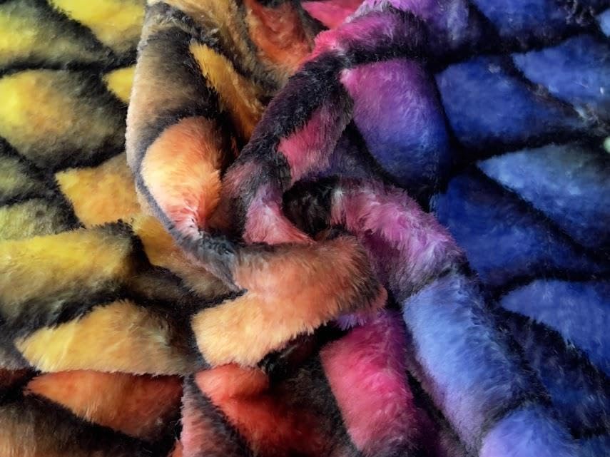 Tissu polaire écailles de dragon multicolore pour couverture enfant douillette - 4