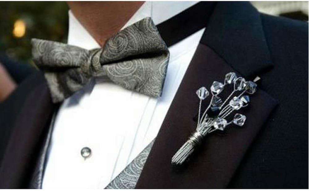 Sweet Melody Top Quality Bridegroom Groomsman Crystal Beadsl Brooch Handmade Men Suit Lapel Pins Wedding Corsage Boutonniere (2pc, Black and White)