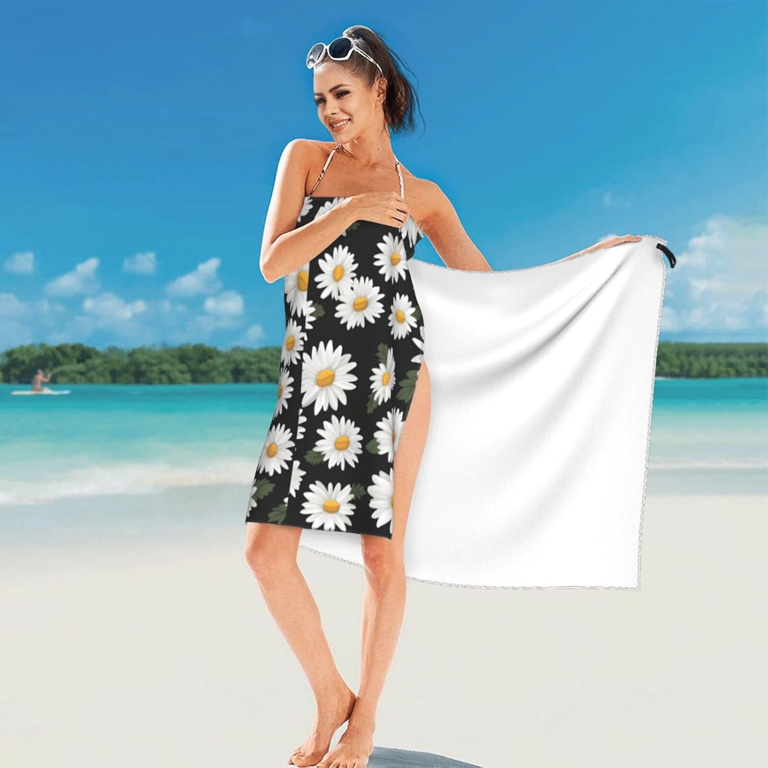 White Daisy Printed Microfiber Travel Towel,Camping Towel,Quick Dry,Soft Lightweight for Gym,Hiking,Yoga,Backpacking