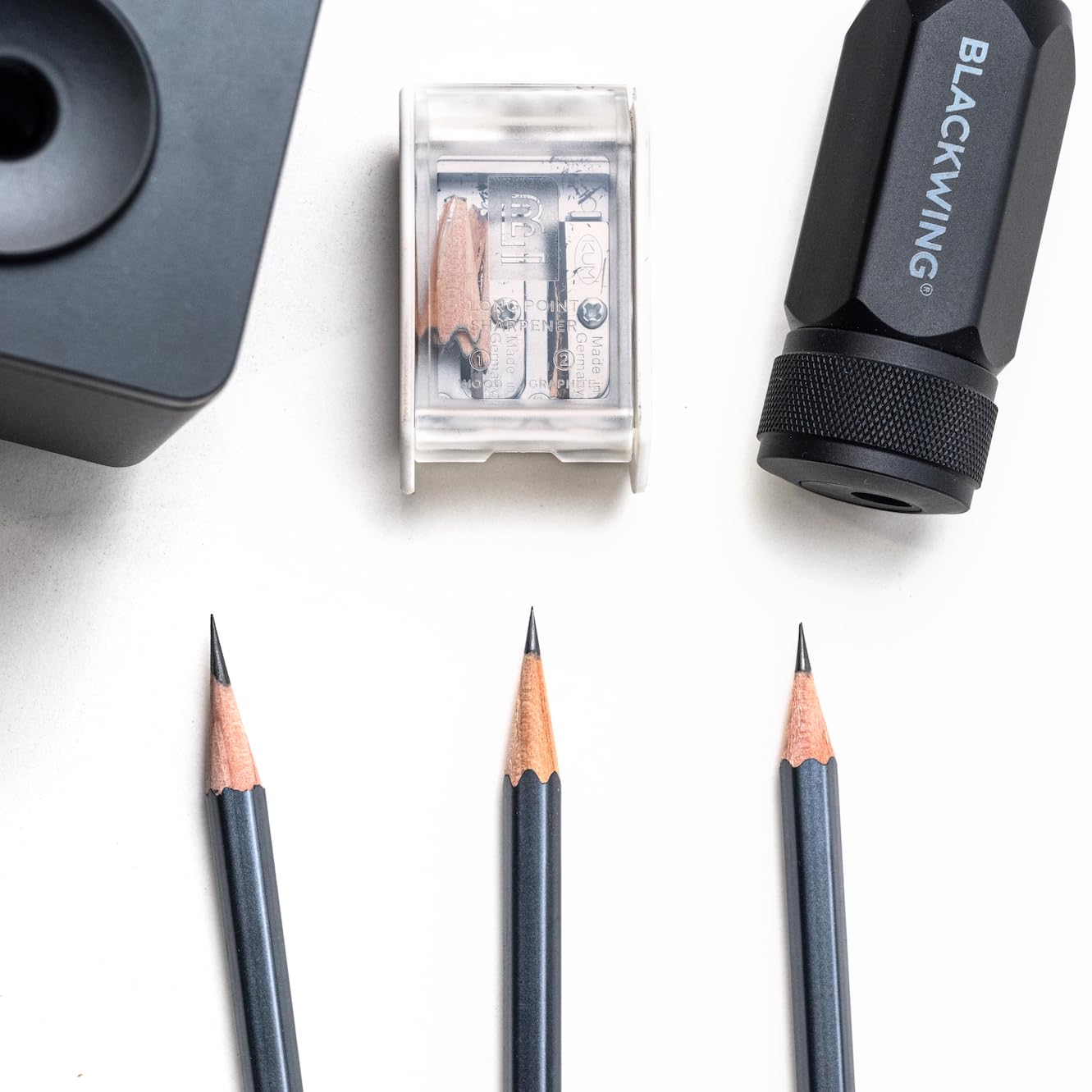 Blackwing Affilatrice a punta lunga in un solo passo, lama in acciaio tedesco, punta curva affilata, alluminio lavorato, grigio