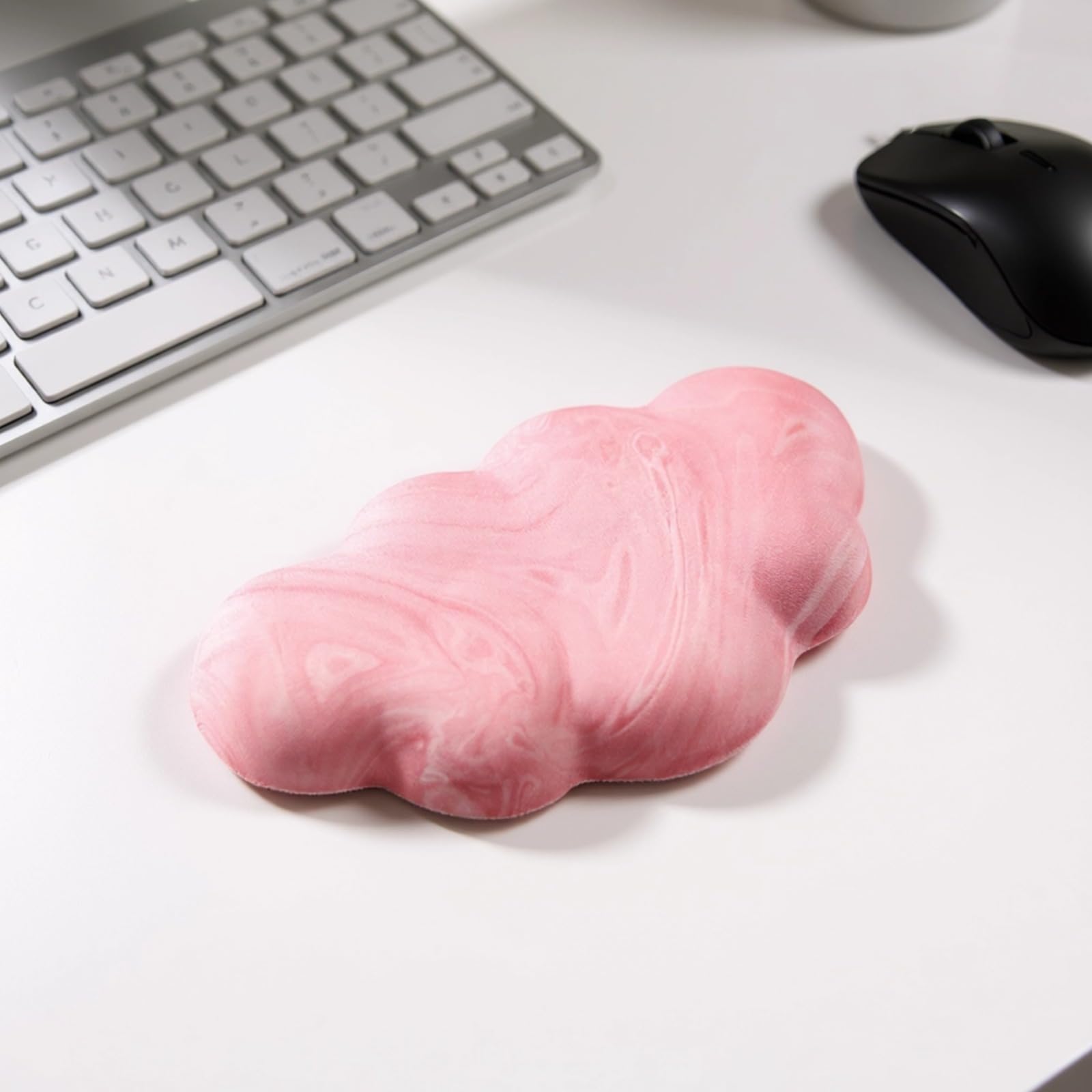 4-teiliges Wolken-Handgelenkauflagen-Set, ergonomische Tastatur-Maus-Handgelenkstütze aus Memory-Schaum, niedliche rosa weiße geformte Polster, rutschfeste Armlehne für Büro-Gaming-Laptop