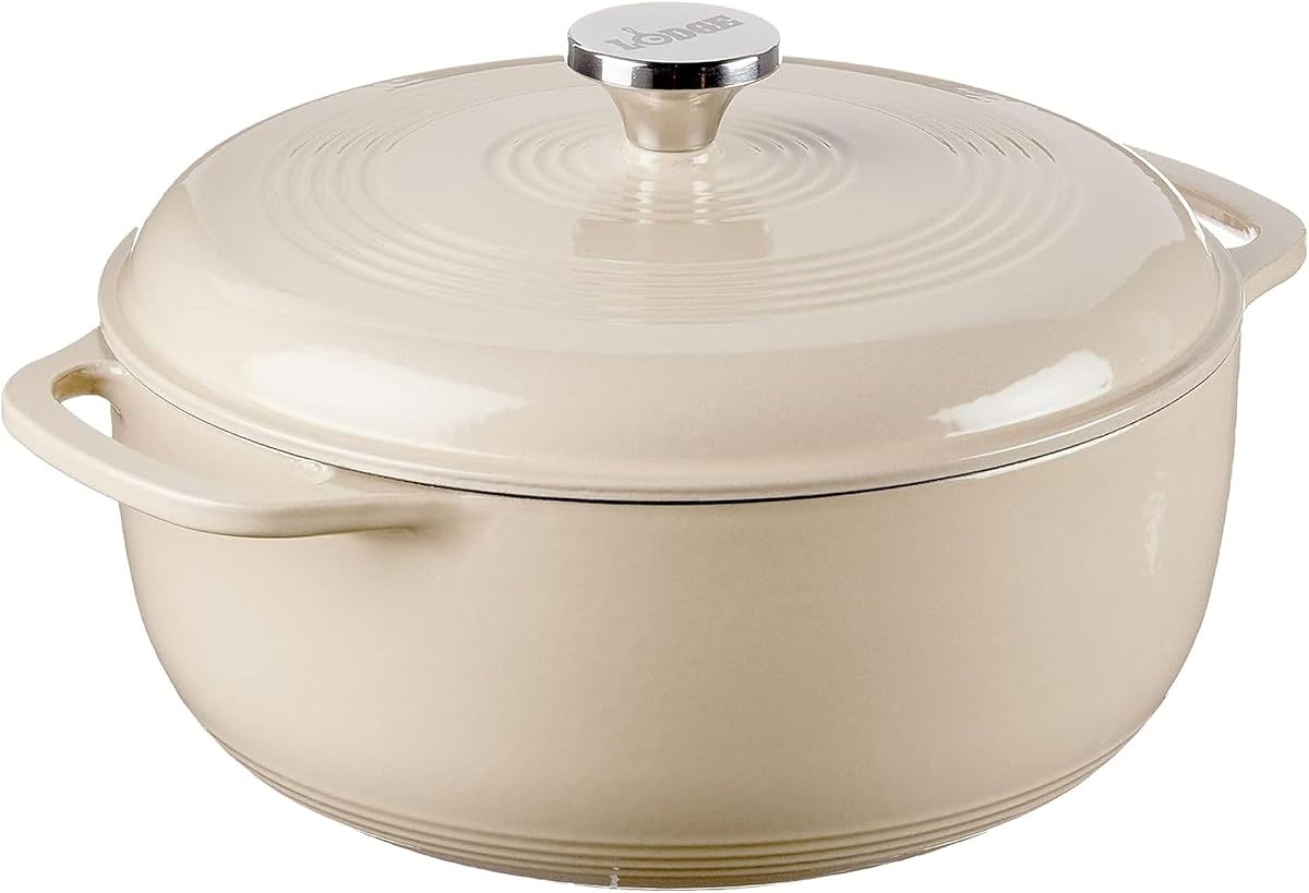Horno holandés Lodge Essential de hierro fundido esmaltado, 6 cuartos, sándalo | Ideal para hornear pan, estofar, marinar y cocinar a fuego lento, cuenta con tapa sellante contra la humedad y asas dobles.