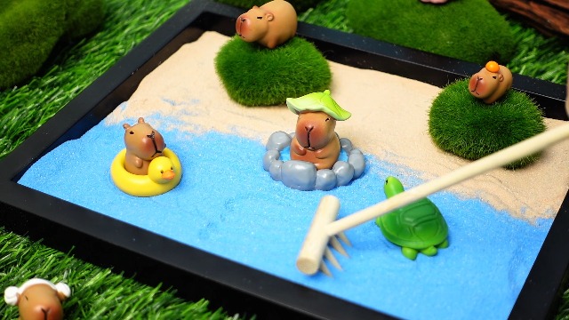Capybara Spa Onsen Desk Companion - Kawaii Wooden Desk Decoration