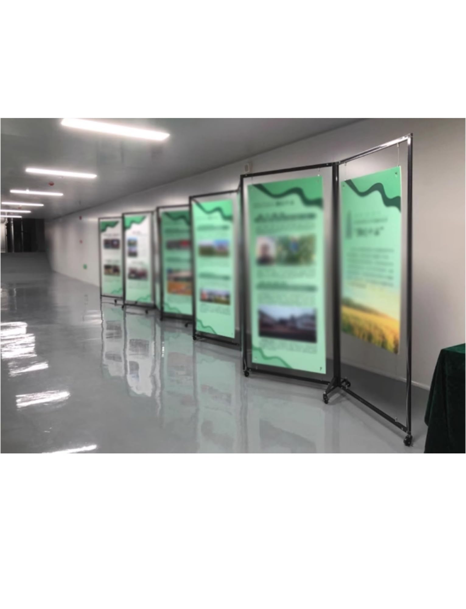 Genérico Expositor plegable profesional con ruedas, marco de aluminio portátil for pinturas, carteles, ferias comerciales y exposiciones en galerías de arte. Fácil instalación.(31.5x70.9in)