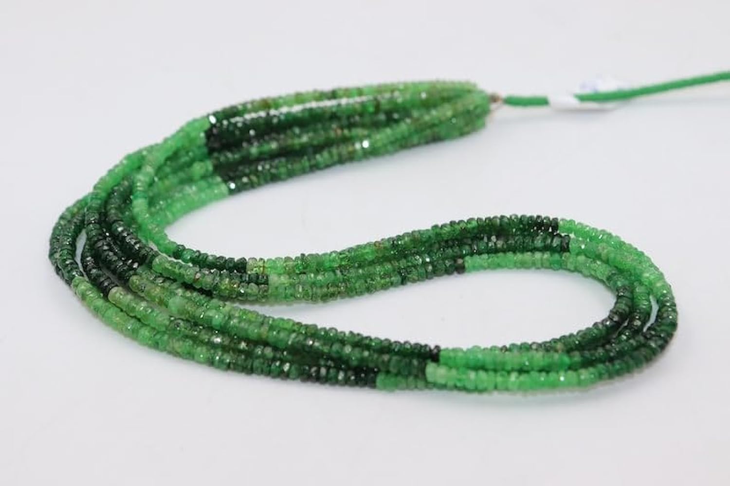 Perles de tsavorite naturelle 3mm pour sublimer vos colliers faits main