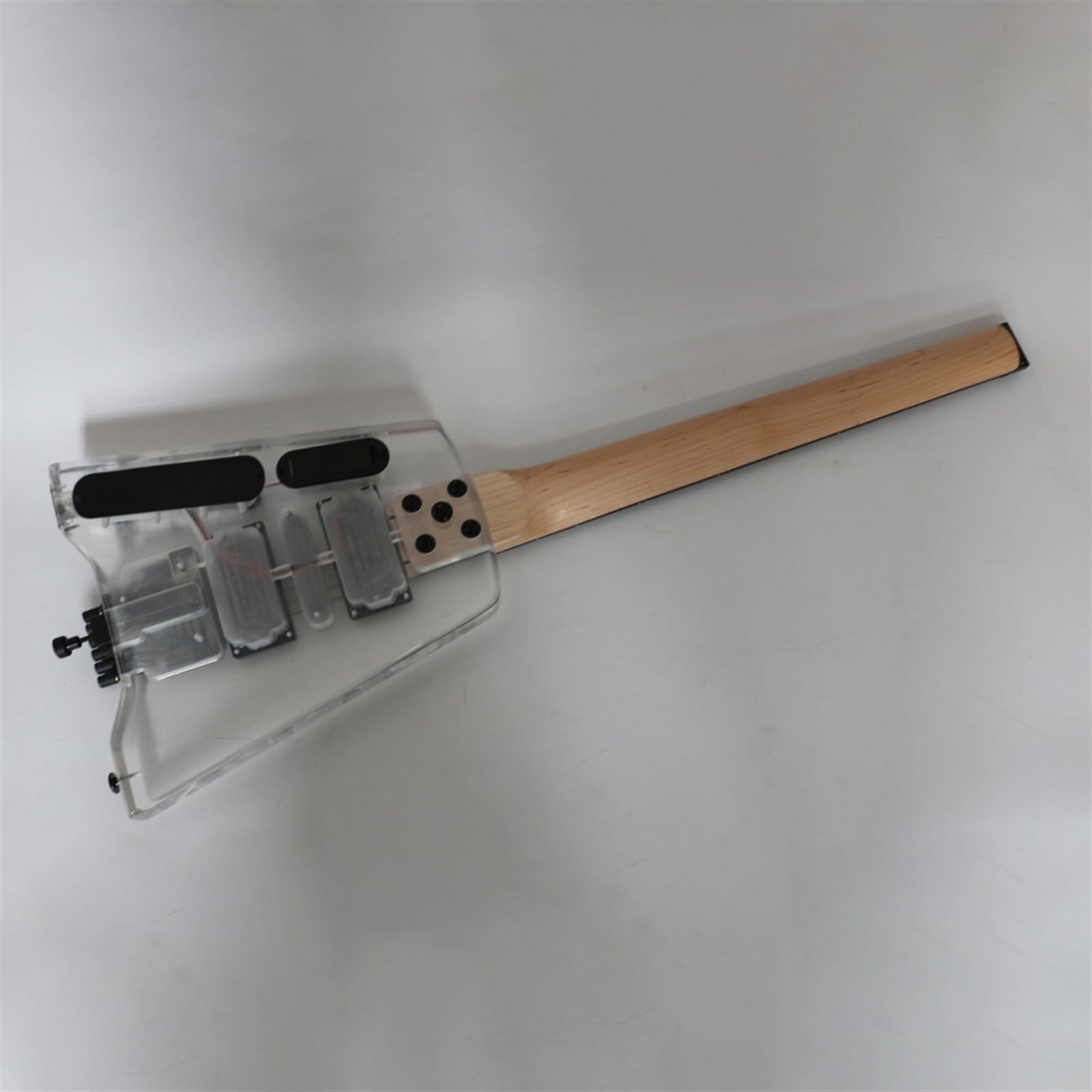Bezgłowa, Przenośna, Akrylowa Mini Gitara Elektryczna Z Mostkiem Tremolo I Przetwornikiem HHS Początkujący Bezgłowy Gitara Elektryczna
