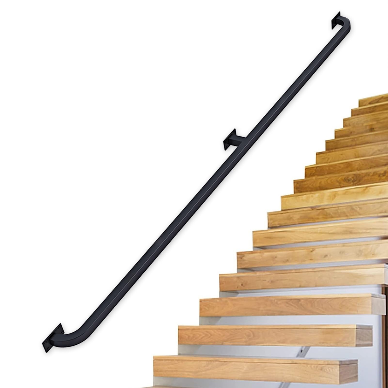 Rambarde d'escalier en fer forgé noir pour sécuriser l'accès au balcon et la descente de cave