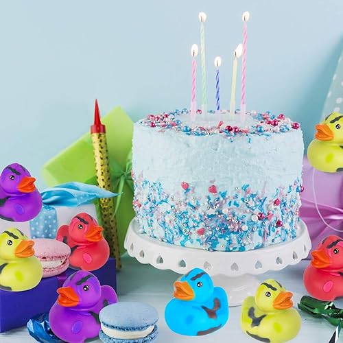 Miniatura 7 de ArtCreativity Patos de goma de camuflaje de 2 pulgadas, paquete de 12, bonitos juguetes de piscina de pato en varios colores, ideales para fiestas