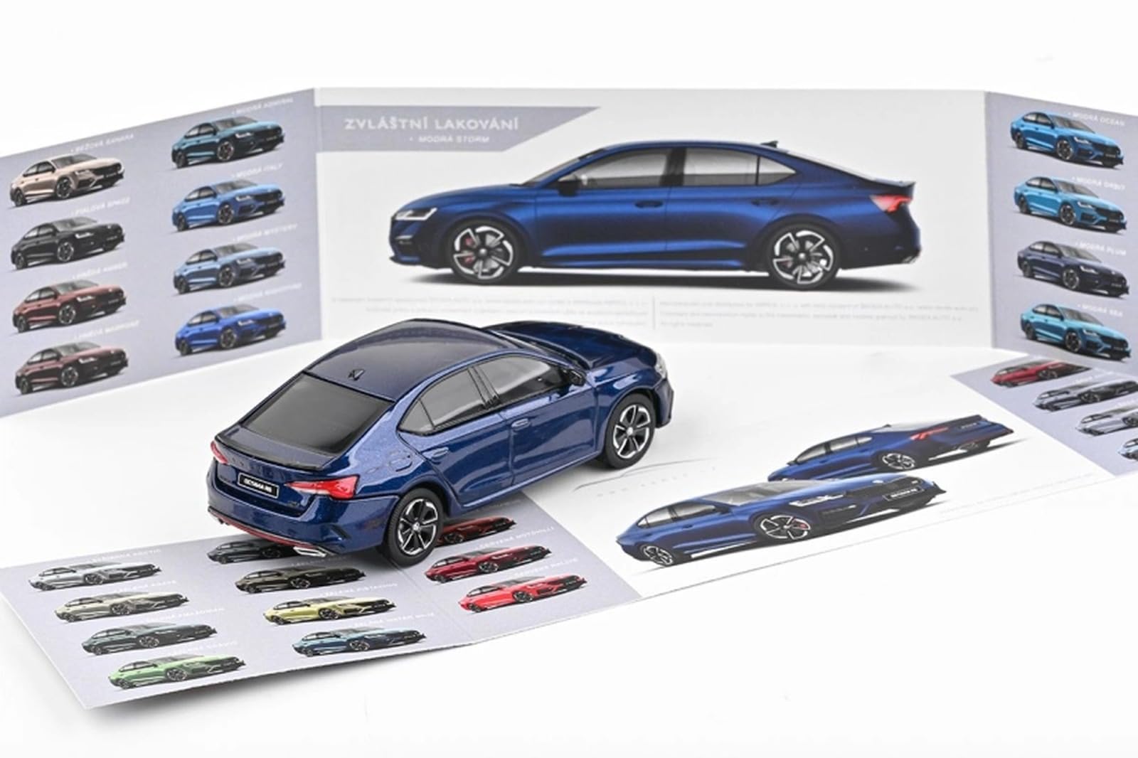 Skoda Octavia IV RS (2020) 1:43 Diecast metalowy model samochodu, wierny szczegółowy model kolekcjonerski i samochód zabawkowy dla dzieci i dorosłych, miniaturowy pojazd jako prezent – burzowy