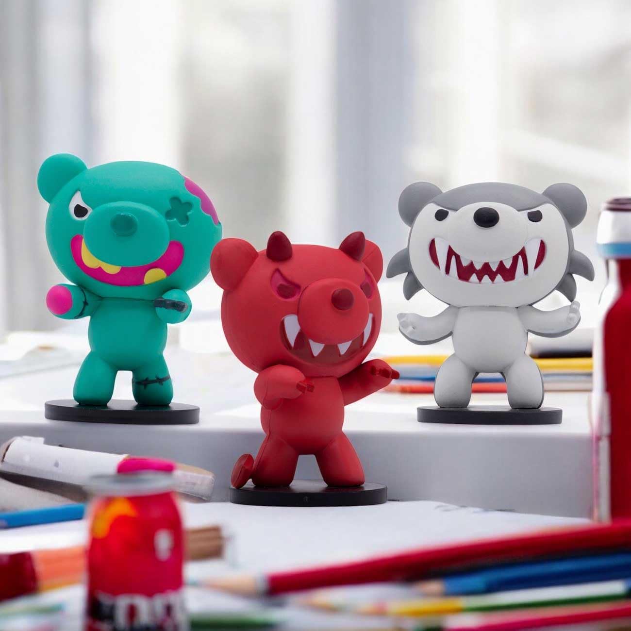 Just Toys LLC Deddy Bears Mini Figures – Series 1 Collectible Horror-Themed Blind Figures – Glow-in-The-Dark Howler & Rare Bears