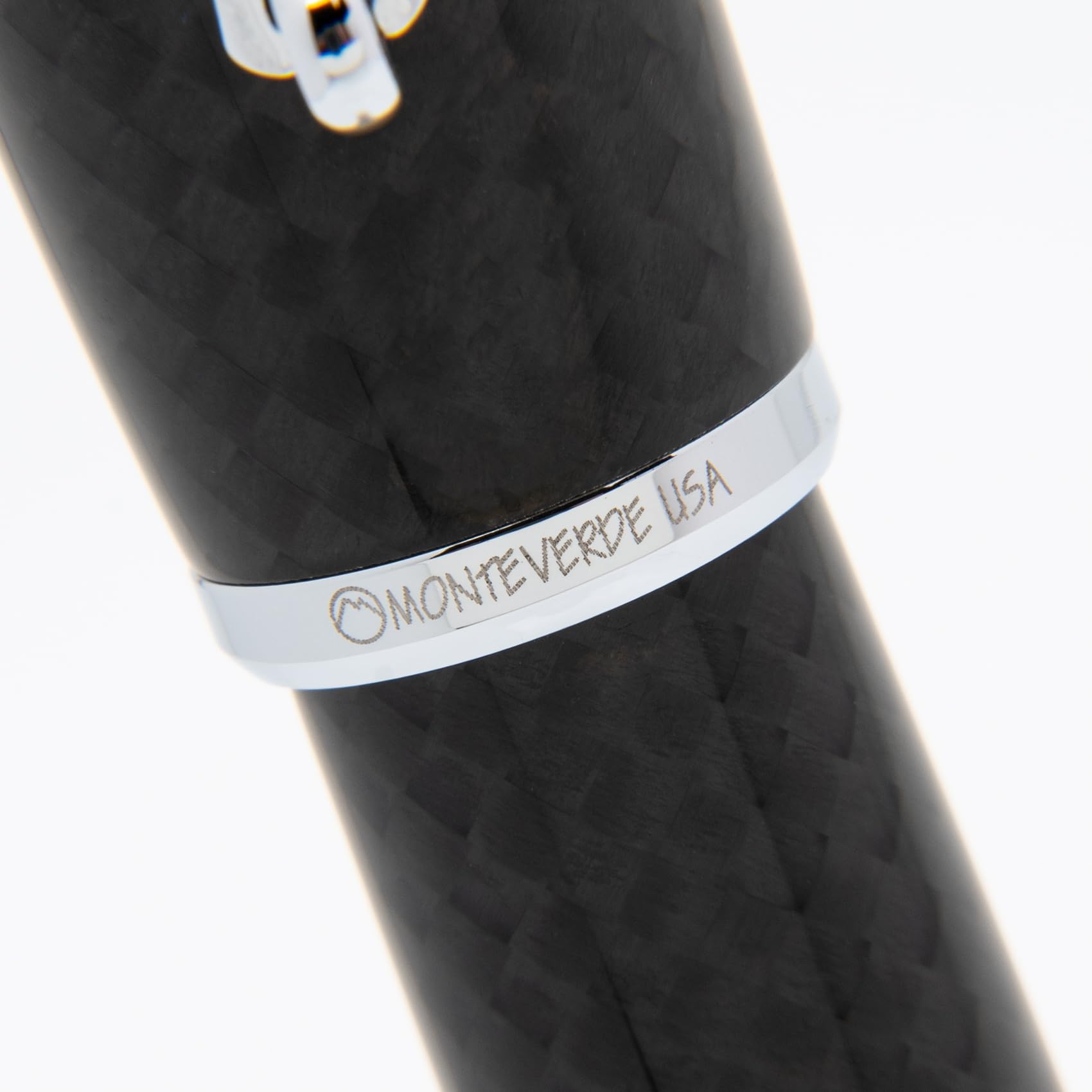Monteverde USA Super Mega Kohlefaser-Tintenroller, Chromverzierung, robuster Kohlefaser-Körper, nachfüllbar mit Standard-Tintenroller-Minen, elegant und stark