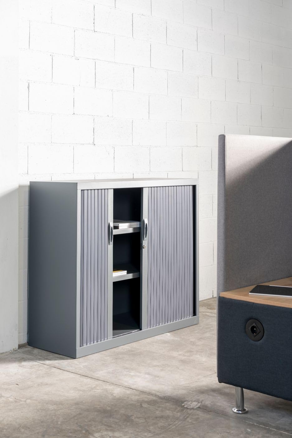 Rocada | Armario Metálico | Armario archivador Muebles Oficina | Puertas de persiana y Estantes de Altura Ajustable| Armarios con Cerradura | 120x45x105 cm - Gris