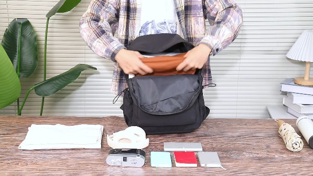 8426 Black Middle School Backpack Simple Backpack For College Students Amazon.com: Lendolk Black Middle School Backpack For Men  main image 3