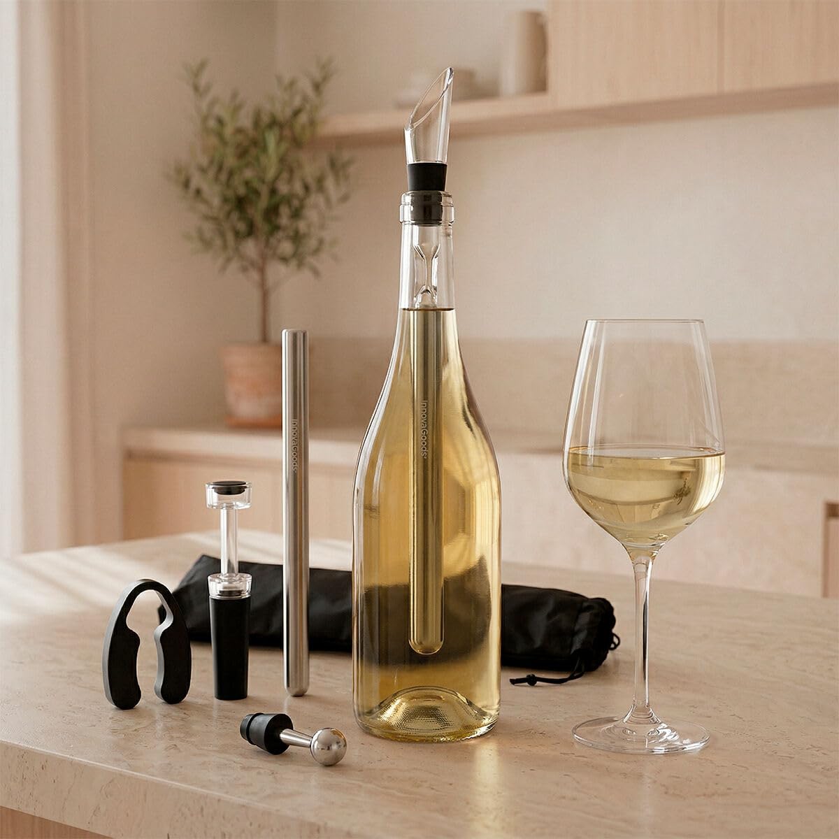 InnovaGoods - Wine Accessory Set, 2 Chilling Rods 304 Stainless Steel, Foil Cutter, Airtight Vacuum Stopper, Aerator with Drip-Free Stopper, Carry Bag