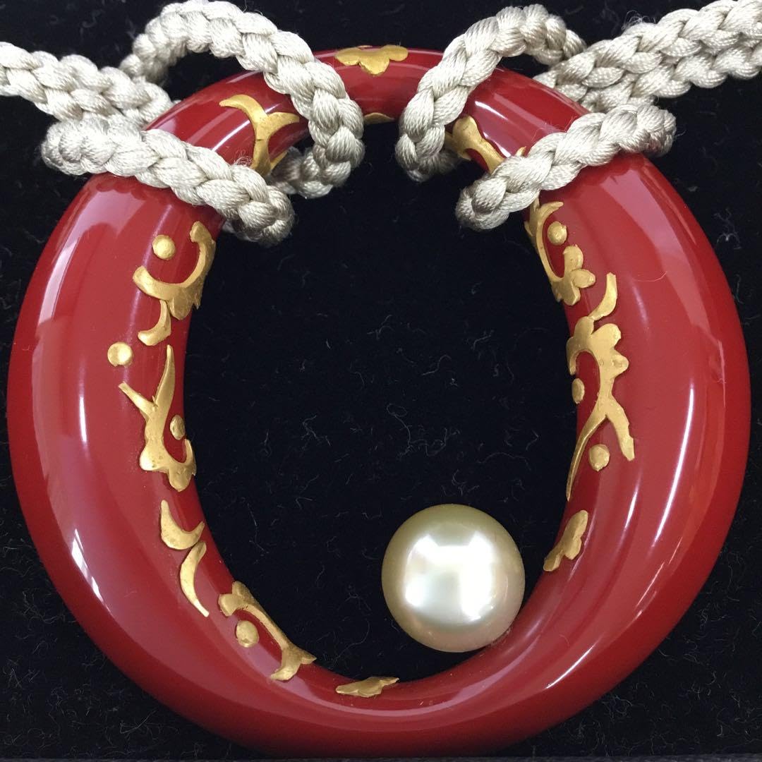 【新品】琉球漆器　装飾　月桃モチーフ　正絹紐　替ひもあり　ロングショート　椎金 Amazon.co.jp: 琉球漆器 装飾 月桃モチーフ 正絹紐 替ひもあり