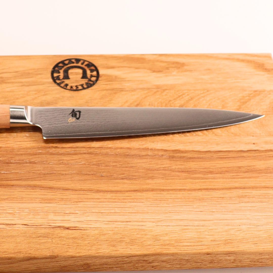 KAI Shun Classic White Set DM-0701W – Cuchillo de Damasco multiusos de 15 cm de acero VG10, cuchillo japonés ultraafilado, mango de madera de Pakka, incluye tabla de cortar roble 30 x 20 cm para un