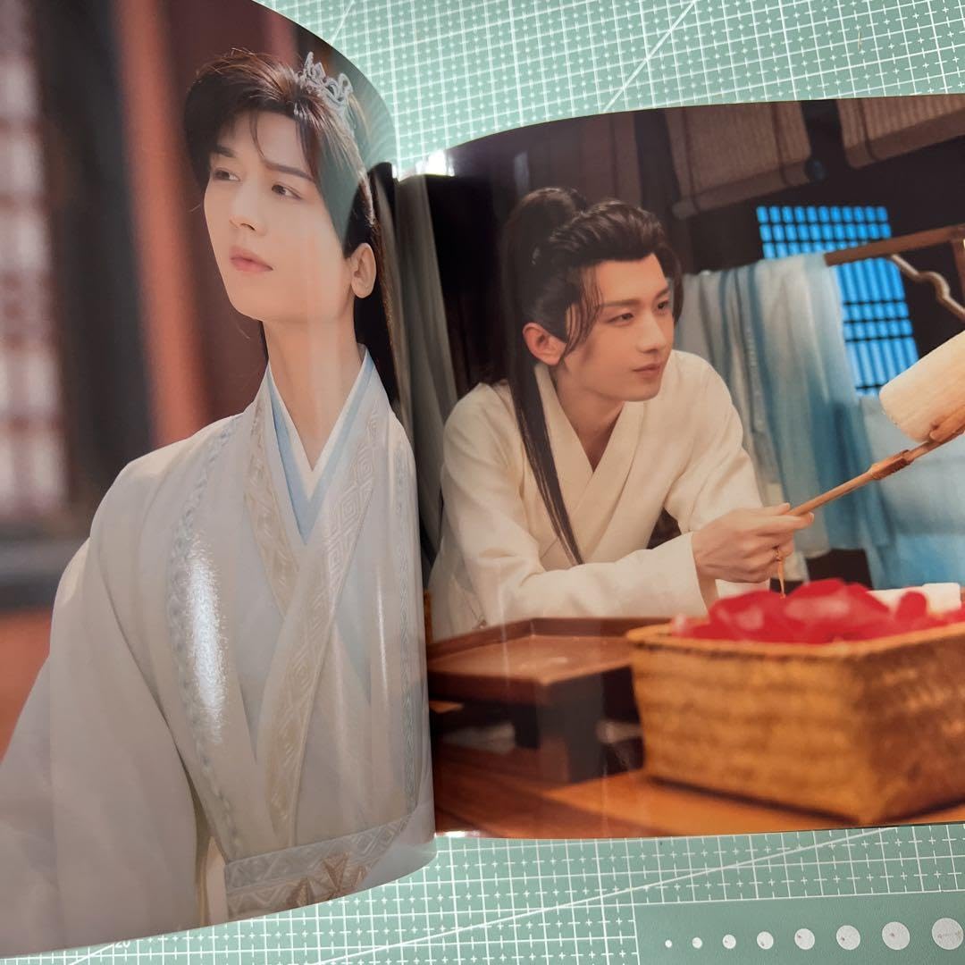 Amazon.co.jp: 蓮花楼 成毅 チョンイー 写真集 34ページ : おもちゃ