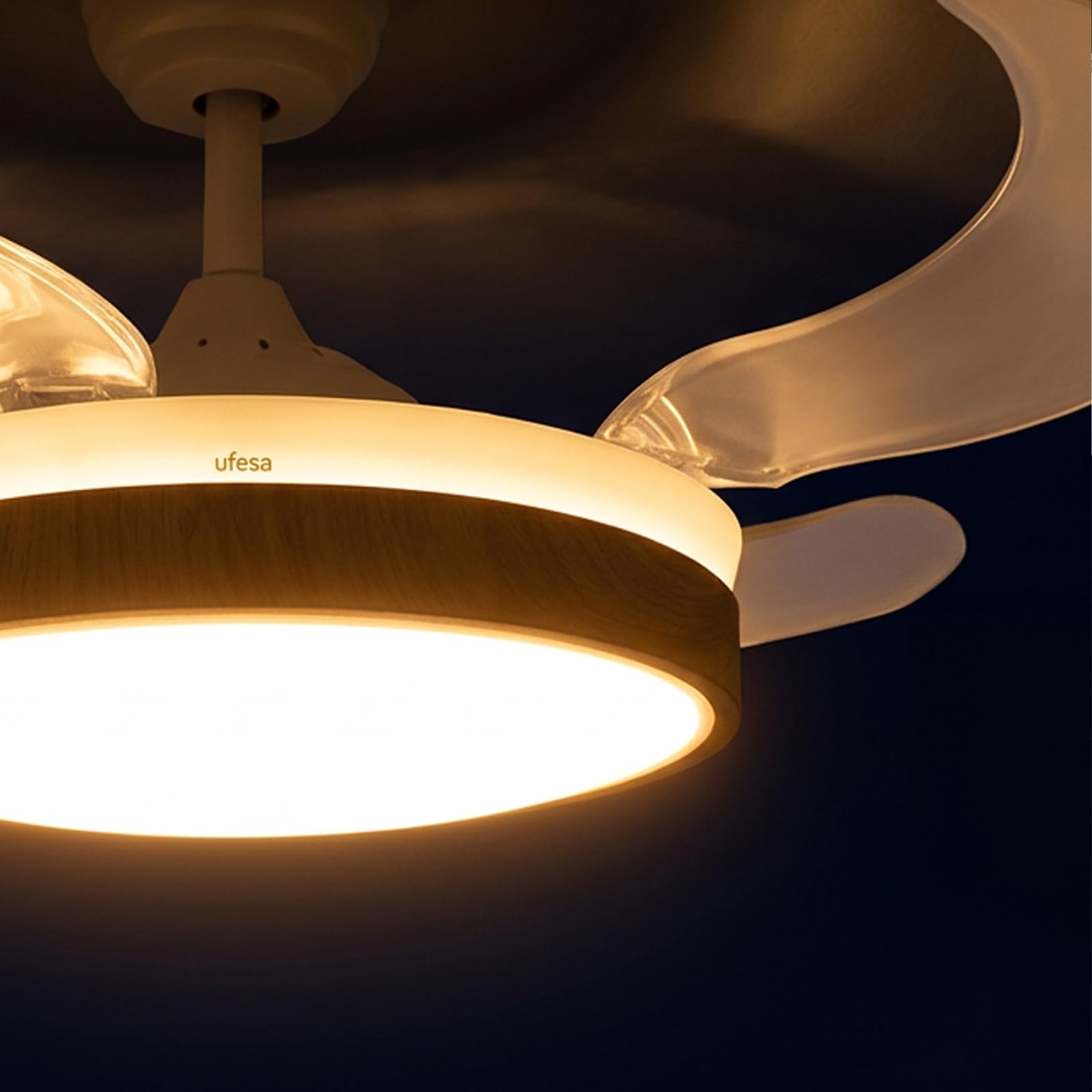 Ufesa Ventilador de Techo Seoul, Motor DC 40W, Silencioso y Eficiente, 106cm, Luz LED Integrada 48cm, 4 Aspas Retráctiles, 3 Tonos de Luz, 6 Velocidades, Temporizador, Mando a Distancia, Blanco/Madera